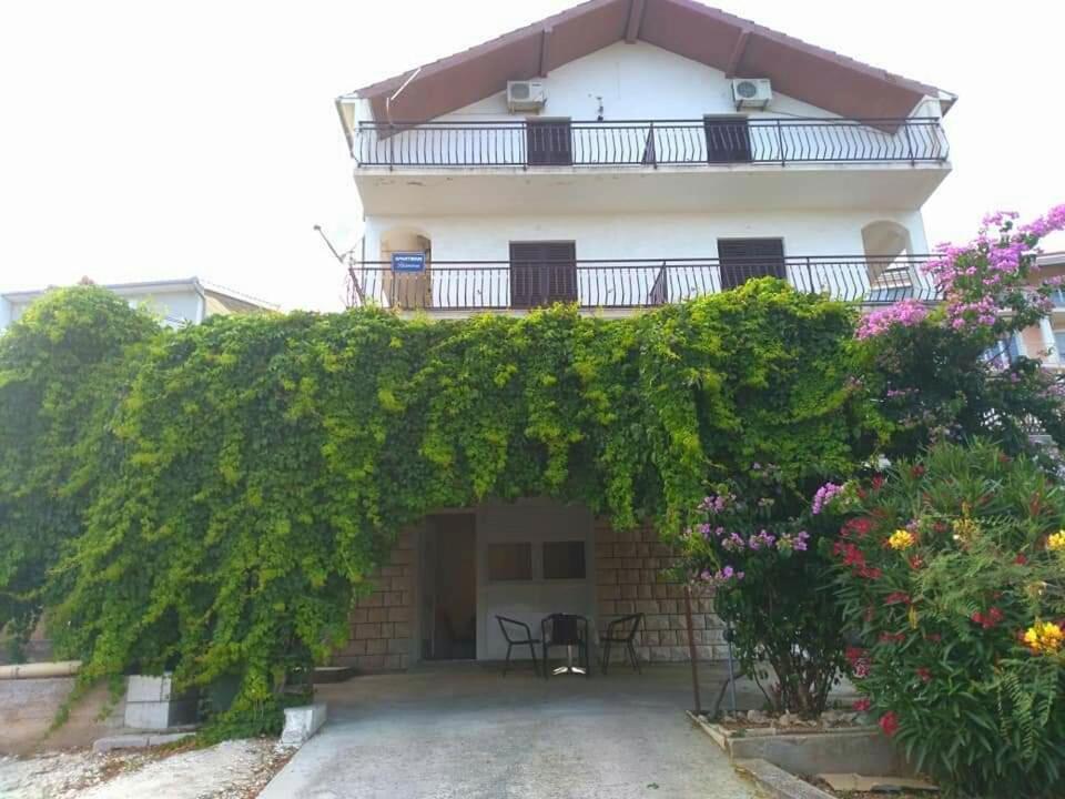 Apartmani Ruzmarin - Seget Donji, Trogir Exterior photo